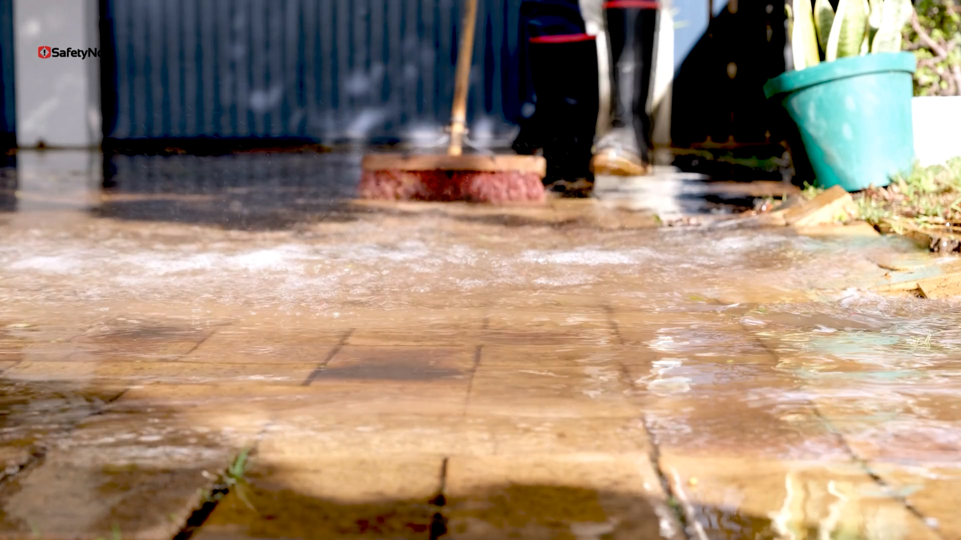 Flood Ready - French - Image 4
