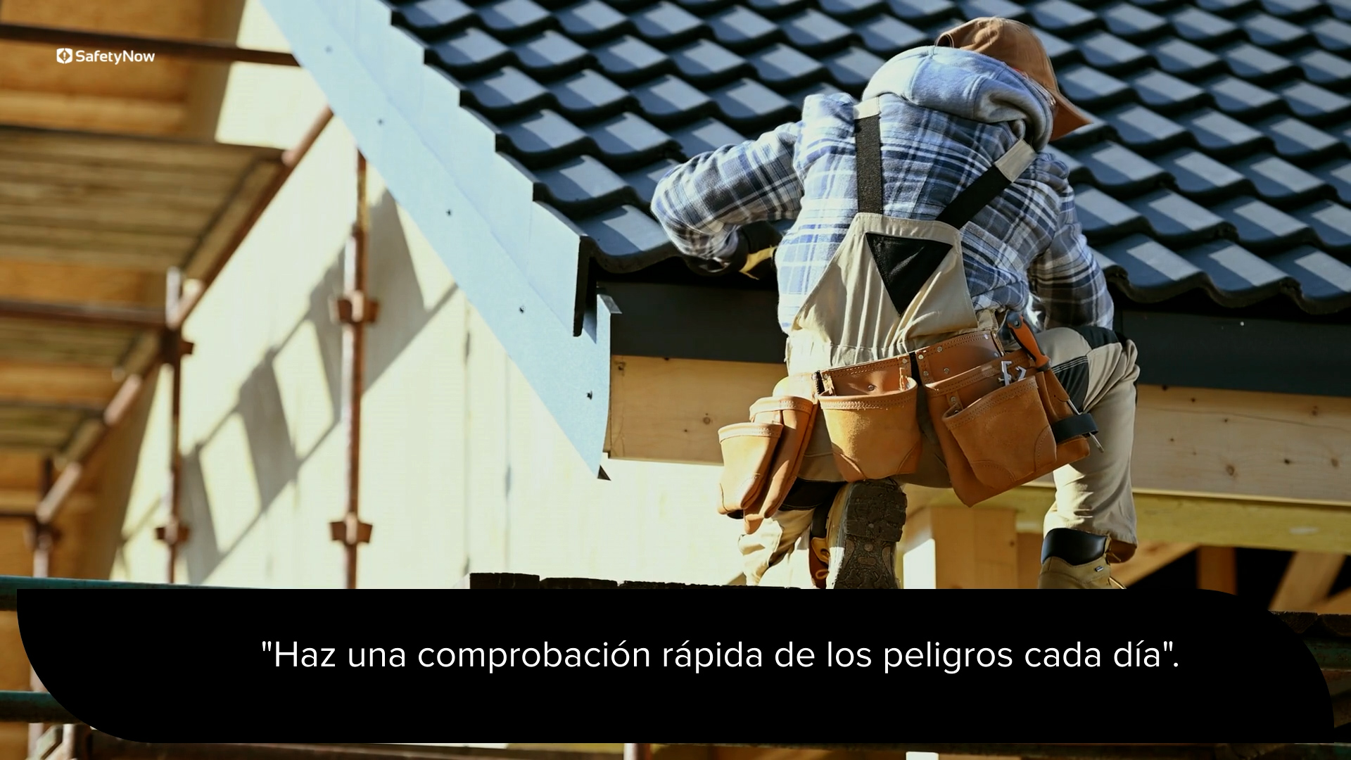 Job Hazard Analysis for Roofers - Identifying Risks - Refresher - Spanish - Image 4