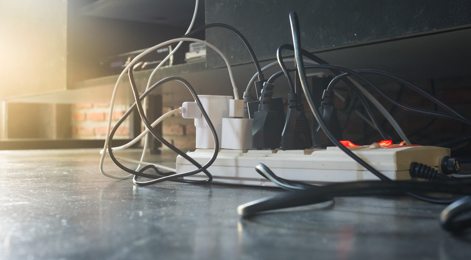 Protecting Against Electrical Hazards - Quick Course (Spanish)