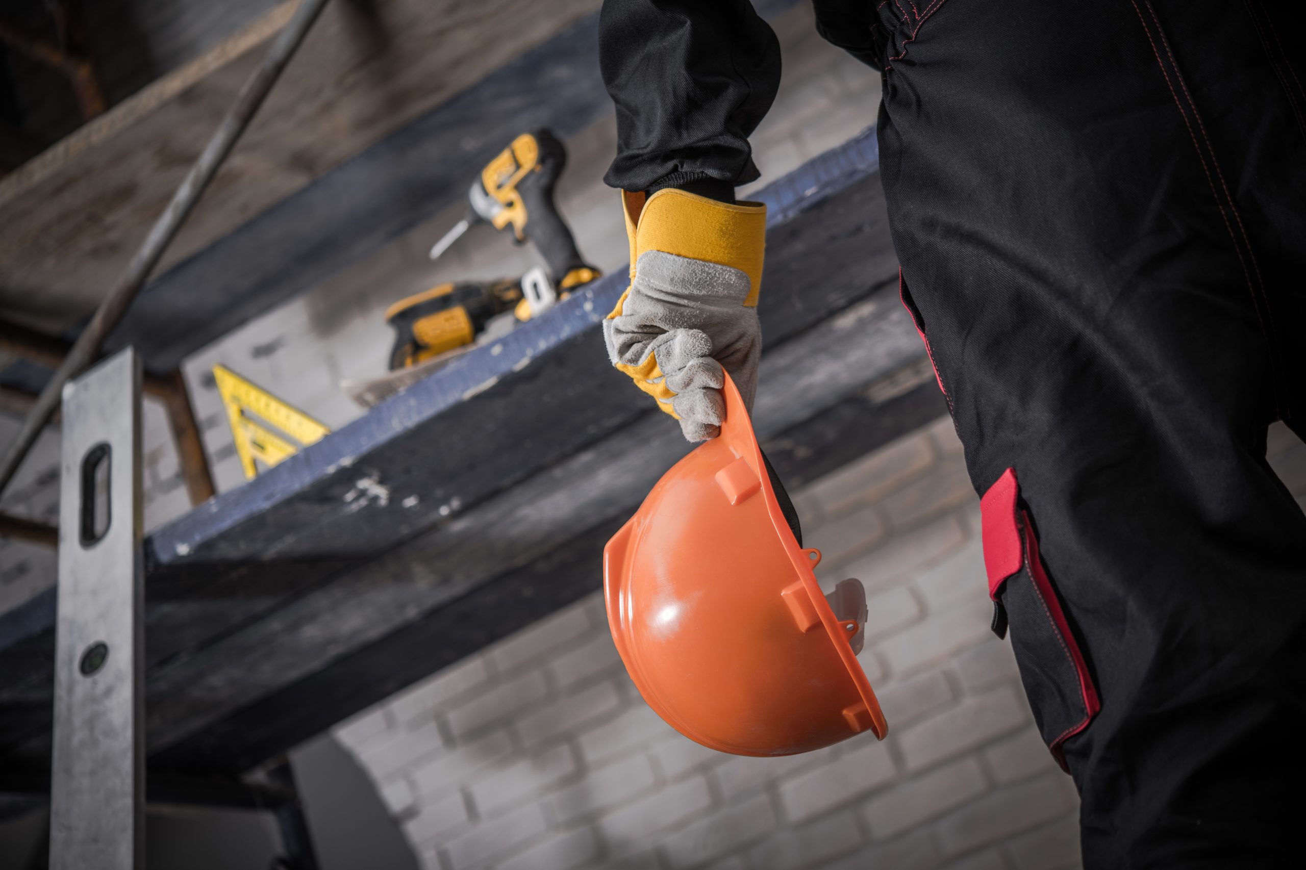 SAFETY TIP: Hard Hat Safety