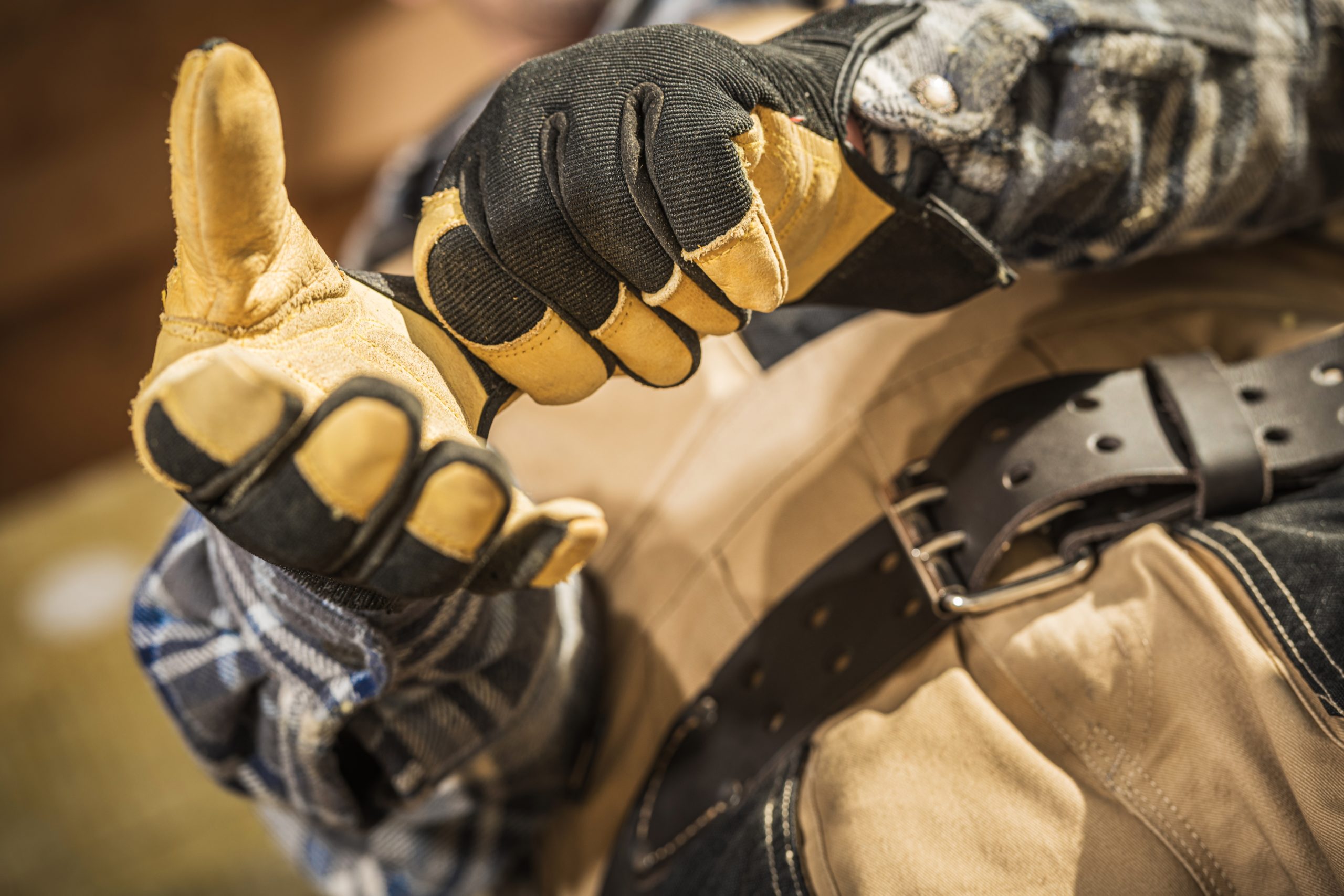 Gloves Must Match Chemical Hazard - Quick Course (Spanish)