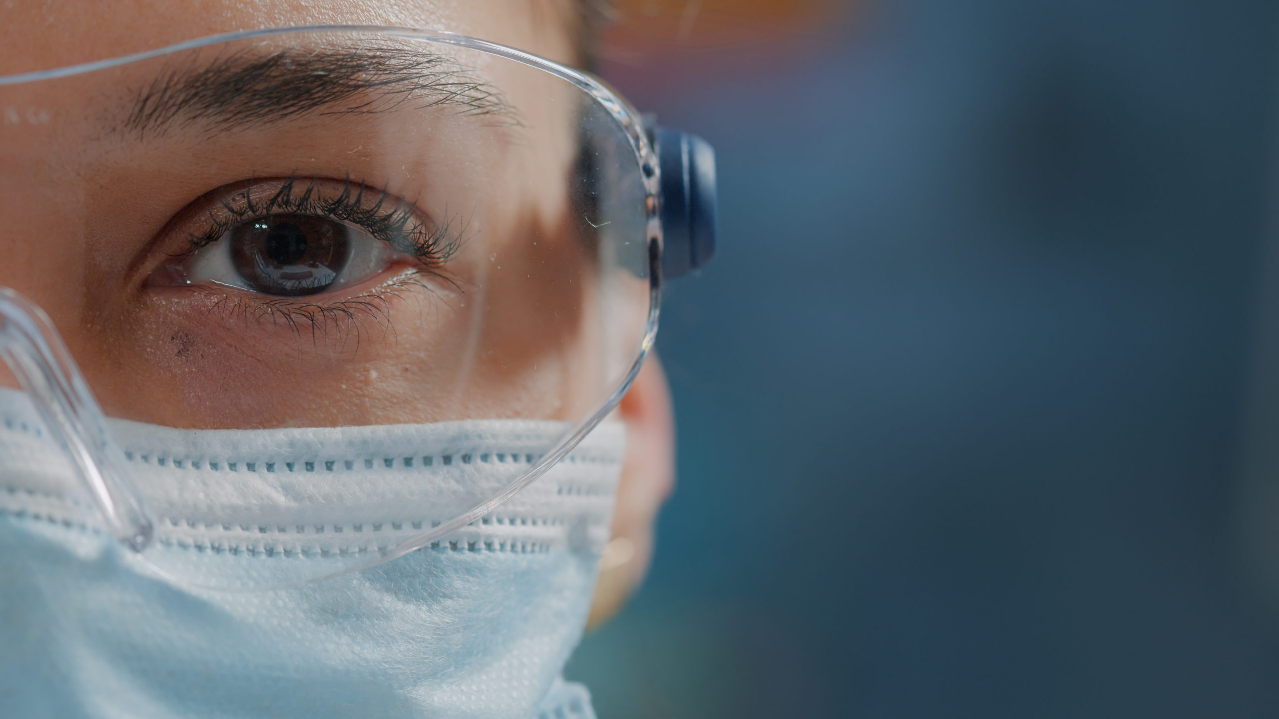 PPE: Eye Protection - Spanish