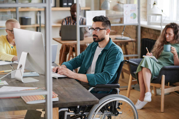 Managing Disability Accommodations in California: ADA, FEHA and Supervisor Responsibilities - Spanish